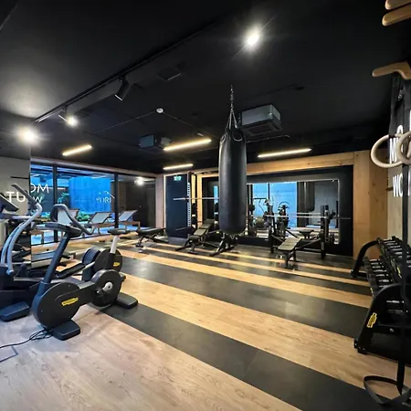 Industrial Vistula Apartment Free Parking & Gym-2